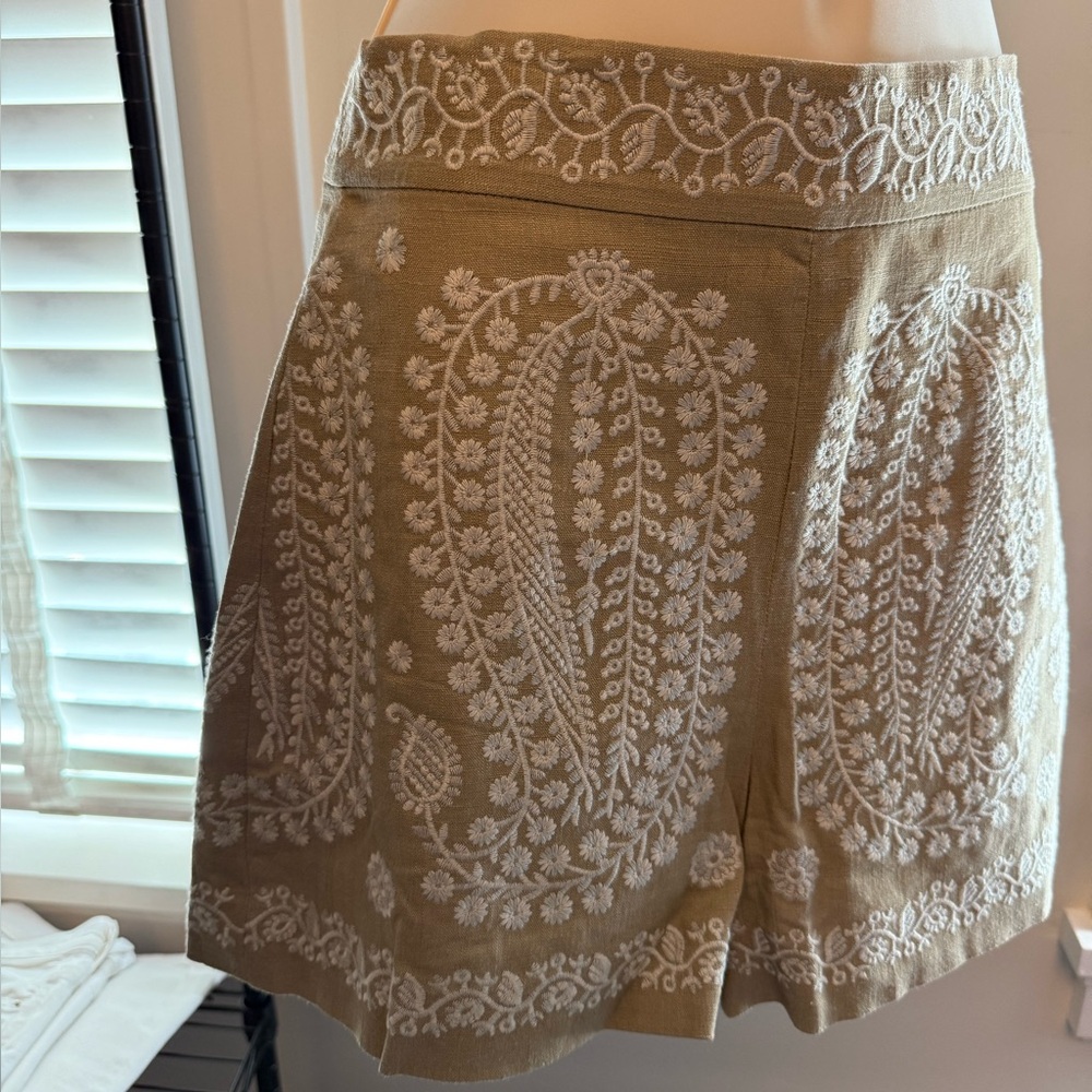 Zara • High waist Taupe Embroidered Short • Sz XS - Picture 5 of 5